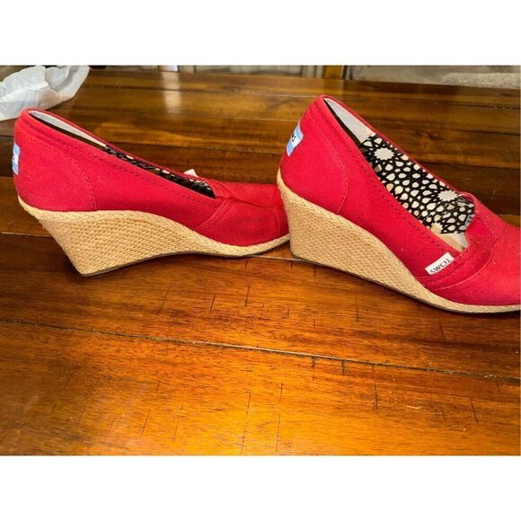 Toms Red Heeled Open Toe Wedges Womens Size 9 - Picture 6 of 8